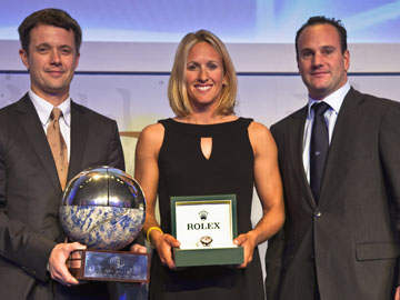 Den kvindelige vinder, Anna Tunncliffe (USA) sammen med HKH Kronprins Frederik og Lionel Schurch, Rolex Geneva